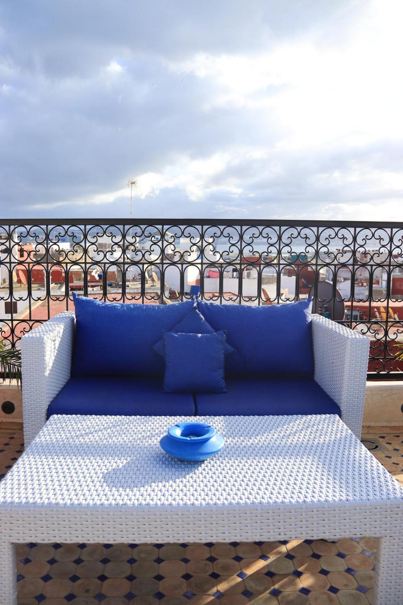 Riad Zhor Tanger - Medina Bagian luar foto